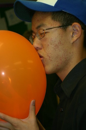 balloonmakeout.jpg